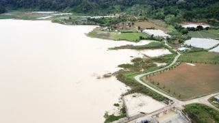Đua nhau lấn chiếm hành lang an toàn hồ thủy lợi