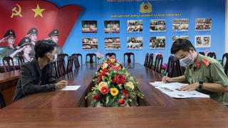 Lập facebook giả công an, vào nhóm "bướm đêm thành phố Huế" dọa dẫm