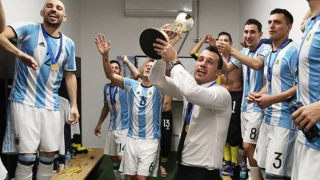 HLV từng vô địch World Cup tới Việt Nam làm việc