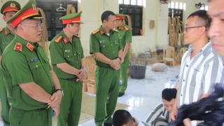 Không để sót những người đủ điều kiện không được đề nghị đặc xá