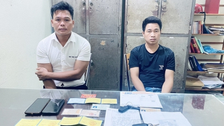 Mua giấy đăng ký xe giả trên mạng rồi nhận gửi bằng bưu phẩm