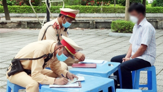 Gặp CSGT, ma men "vùng vằng giận dỗi”