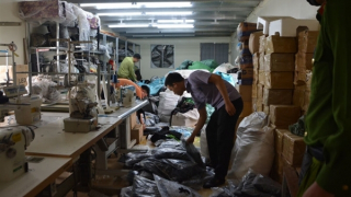 1.790 sản phẩm may mặc có dấu hiệu giả mạo nhãn hiệu nổi tiếng
