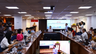 Mở kênh “tư vấn tâm lý cho nhân viên y tế”