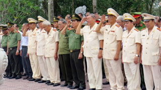 Tri ân công lao to lớn của lực lượng An ninh khu V