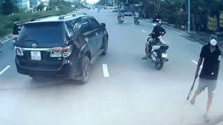 Điều tra vụ nhóm thanh niên chặn đường xe ô tô đe doạ, đập phá