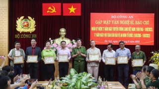 Trân trọng những cống hiến của văn nghệ sĩ, báo chí với sự nghiệp bảo vệ an ninh, trật tự