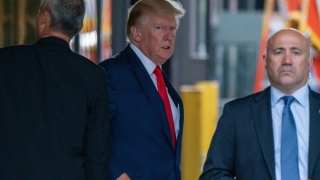 FBI "ghé thăm" nhà cựu Tổng thống Trump tìm kiếm tài liệu gì?