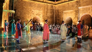 Du khách ấn tượng với tour đêm “Giải mã Hoàng thành Thăng Long”