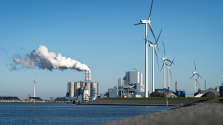 Châu Âu vật lộn trong “cơn khát” năng lượng