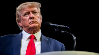 Cựu Tổng thống Donald Trump có khả năng vi phạm đạo luật gián điệp