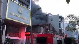 Cháy kho chứa thảm, mút, xốp tại Đông Anh