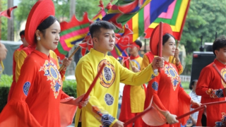 Biểu diễn trống hội, ca hát tại Triển lãm về lực lượng CSND