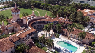 Bộ Tư pháp Mỹ lên tiếng trước yêu cầu dỡ niêm phong lệnh khám nhà ông Trump