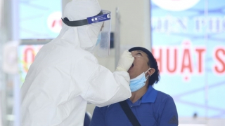 Ca mắc COVID-19 cao kỷ lục trong 3 tháng qua, 2 F0 tử vong