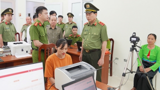 Người dân phấn khởi được thụ hưởng nhiều tiện ích từ Đề án 06