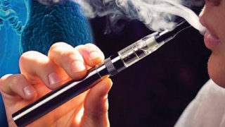 Nam thanh niên nhập viện cấp cứu sau khi hút thuốc lá điện tử có bơm "chất lạ"