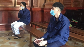 Vận chuyển gần 30 kg ma tuý, nữ bị cáo lĩnh án tử hình gục ngã tại tòa