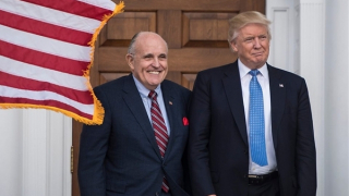 Luật sư của cựu Tổng thống Trump chính thức bị điều tra hình sự