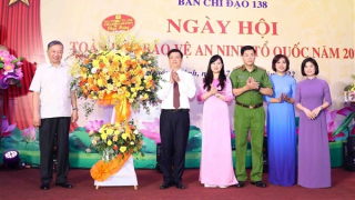 Bộ trưởng Tô Lâm dự Ngày hội toàn dân bảo vệ An ninh Tổ quốc phường Quán Thánh