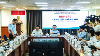Họa sĩ Bùi Chát phải tự tiêu hủy tranh và khắc phục sai phạm