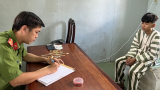 Nhà tổ chức tiệc, trộm lẻn phía sau lấy 200 triệu đồng