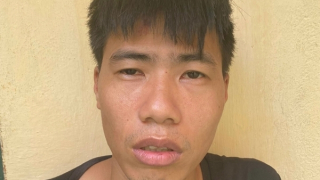 Đập cửa kính 7 xe ô tô để trộm cắp tài sản