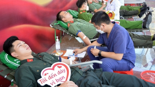 Tuổi trẻ Công an Quảng Nam sôi nổi tham gia Ngày hội “Giọt hồng xứ Quảng”