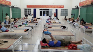 Trốn khỏi casino ở Campuchia, hàng chục người bơi qua sông biên giới về Việt Nam