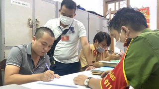 Ngậm quả đắng không dám báo Công an vì "hám" xài tiền giả