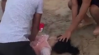 Người đuối nước ngưng tim được 3 cán bộ Công an cứu sống