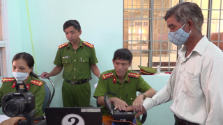 Công an Quảng Nam thực hiện cao điểm cấp căn cước công dân