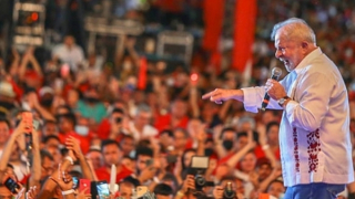 Chính trường Brazil tăng nhiệt