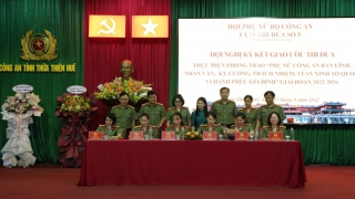 Cụm thi đua số 5 - Hội phụ nữ Bộ Công an ký kết giao ước thi đua