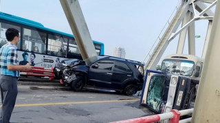 Tai nạn giao thông liên hoàn, ùn tắc kéo dài 2 đầu cầu Chương Dương