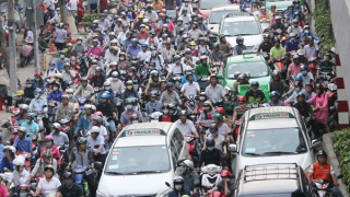 Hệ lụy từ tăng dân số thực tế ở TP Hồ Chí Minh