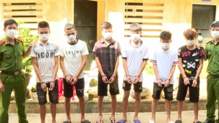 Tụ tập chặn đường phụ nữ đi chợ lúc rạng sáng cướp tài sản