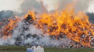 Tiêu hủy gần 131.000 gói thuốc lá ngoại nhập lậu