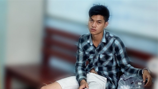 Giật điện thoại bé gái khi đang dò bản đồ tìm đường