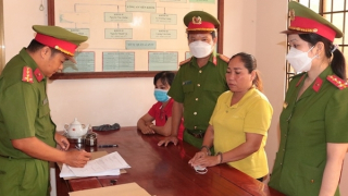 Lừa đối tác chuyển 500 triệu đồng vào tài khoản rồi "xài" luôn