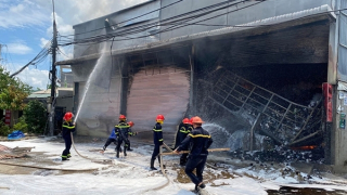 Khống chế hỏa hoạn tại kho hàng nguyên liệu giấy, nhựa và các chất dễ cháy