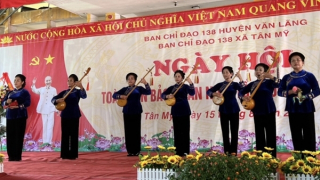 Tưng bừng ngày hội của quần chúng nhân dân
