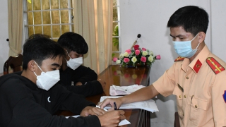 Xử phạt 21 đối tượng tụ tập cổ vũ và đua xe trái phép