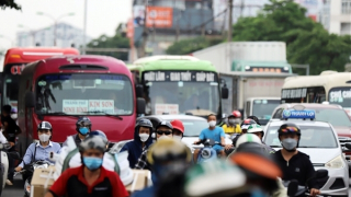 Người dân rời Thủ đô nghỉ lễ 2/9, đường phố khắp ngả “nóng ran”