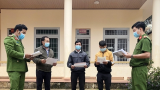 Vận động thu hồi vũ khí, vật liệu nổ ở Đắk Glong