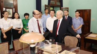 'Học tập và làm theo Bác Hồ là nhiệm vụ quan trọng, thường xuyên'