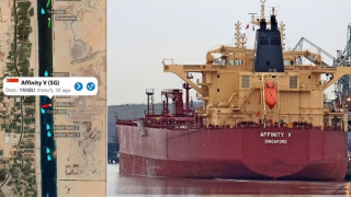 Tàu dầu mất lái chắn ngang kênh đào Suez