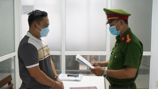 Nhân viên ngân hàng lừa đồng nghiệp 7 tỷ đồng