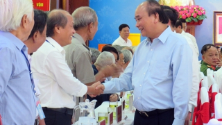 Chăm lo ngày càng tốt hơn cho nhân dân cả về vật chất và tinh thần