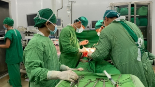 Phẫu thuật cứu bệnh nhân u nang lớn đầu tụy